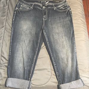 Apt 9 Capri Mid Rise Jeans